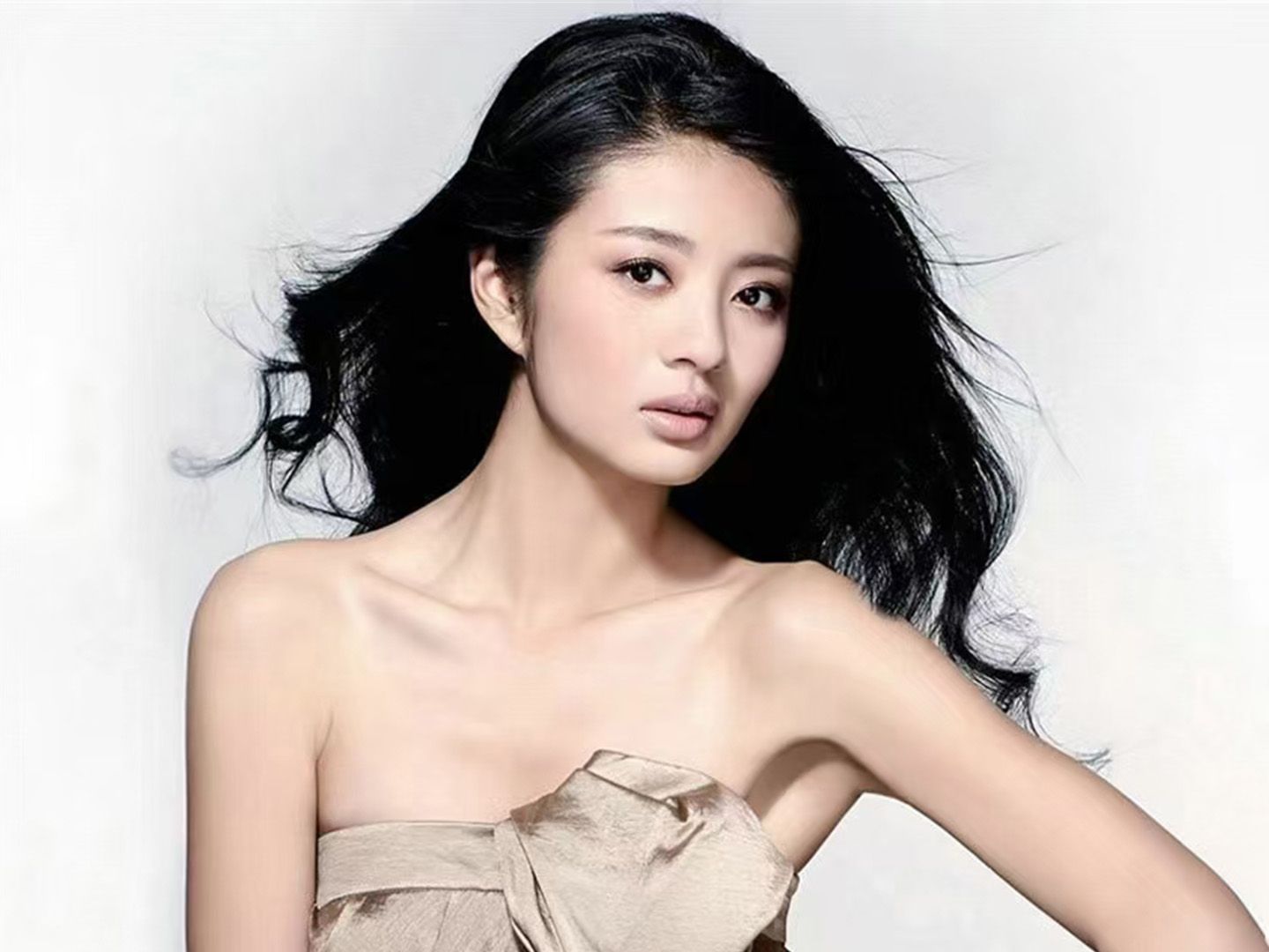 安以轩整容前后照片 43岁安以轩近照曝光